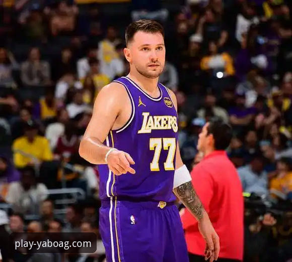 湖人客场力克步行者，东契奇单节21分引爆全场，亚博ag娱乐平台赛事直播最新动态